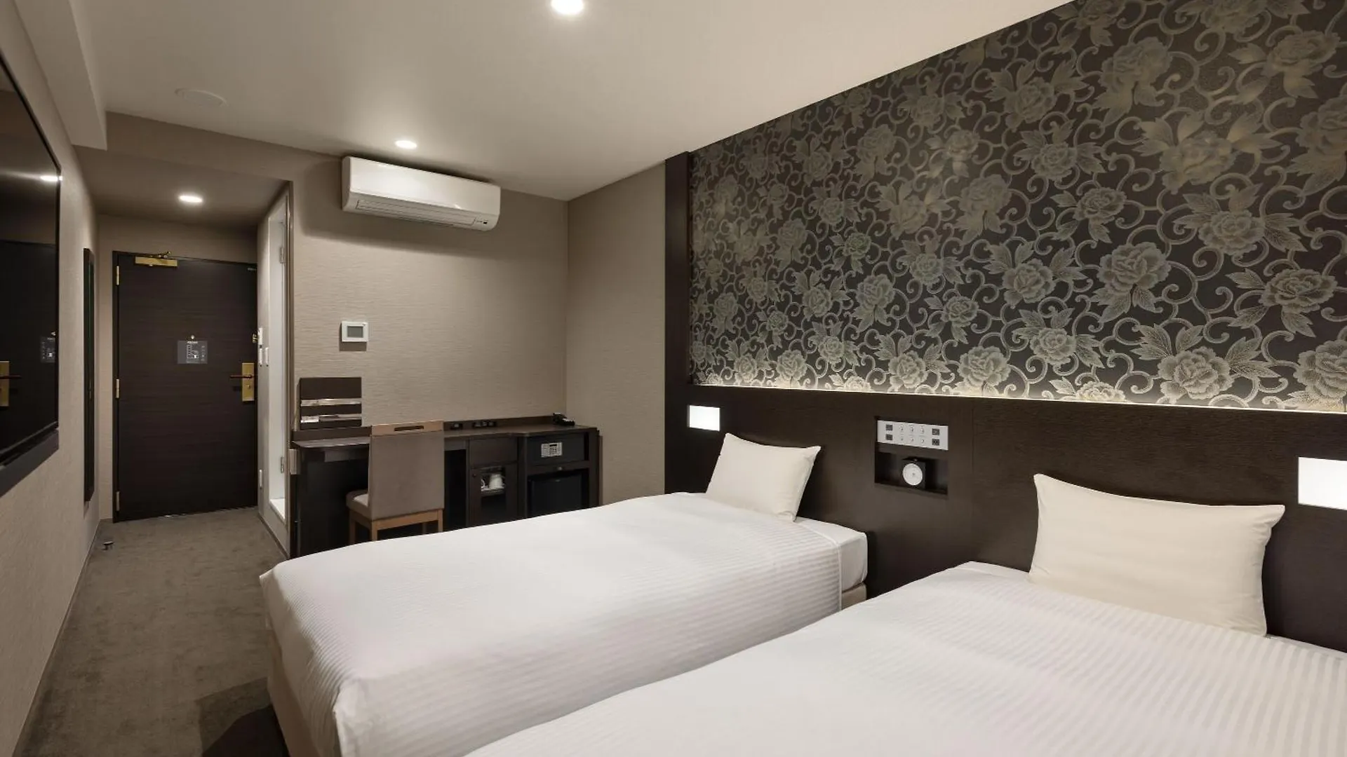 the b namba-kuromon hotel osaka
